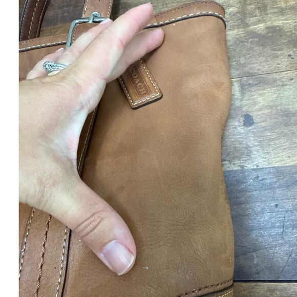 Vintage COACH Hamptons Brown Leather Shoulder Bag Tote Purse Style No. F12607 - Picture 8 of 16